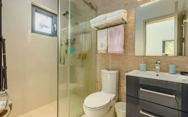 Waykiri Modern Condo 3 Bed 2 Bath Walk to Marriott