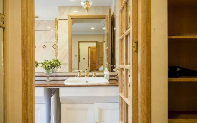 Penthouse 3-bed 3-bath on Marble Arch