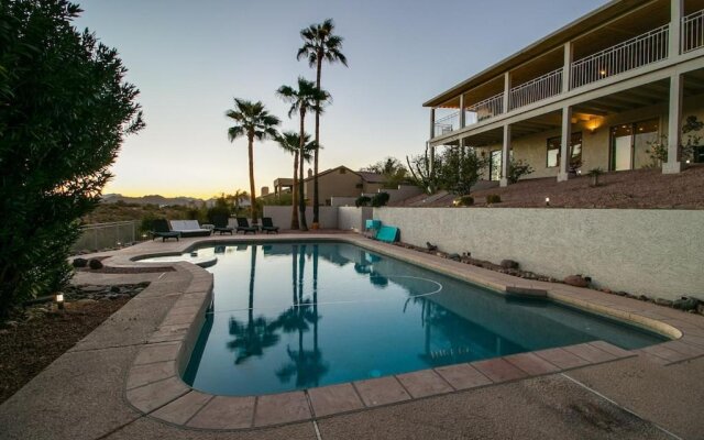 Spacious Hillside 5 Bdrm with Pool and Views