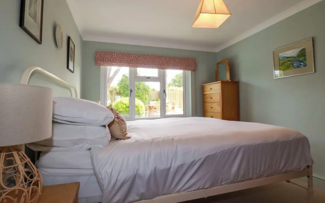 6 Trelawney Court