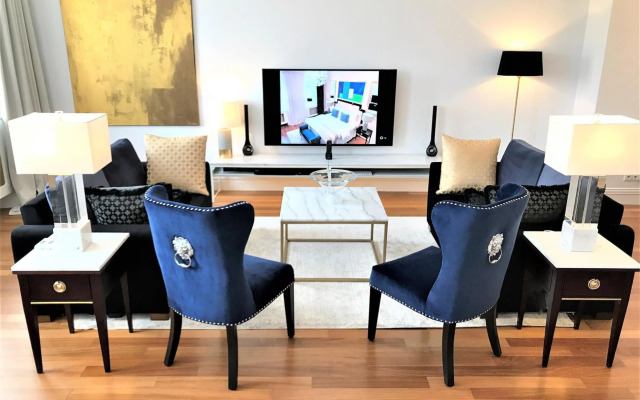 MONDRIAN Luxury Suites & Apartments Market Square IV