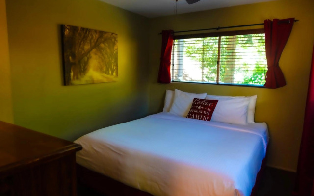 Sleepy Hollow Cabins and Hotel