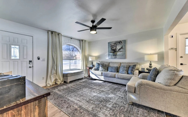 Downtown Gilbert Home w/ Fenced Yard & Fire Pit!