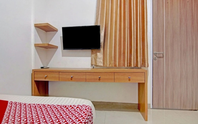 OYO 90432 Family Residence