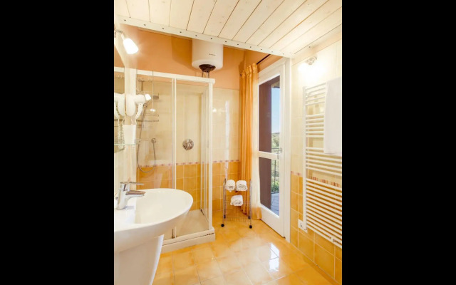 Belvilla by OYO Attractive Residence on Lake Garda