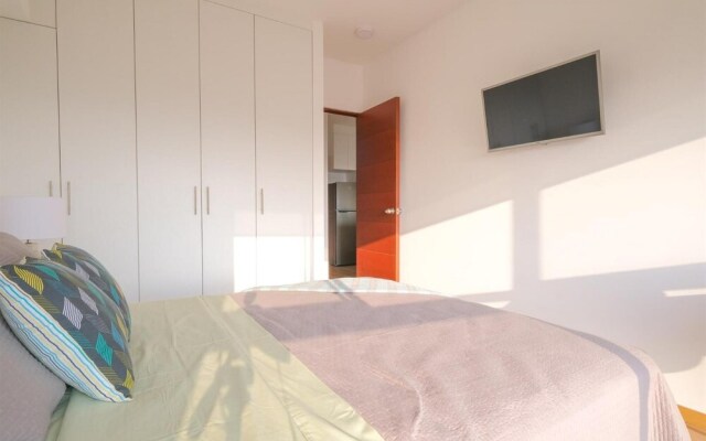 Modern 1 BR Barranco Apartment High Floor