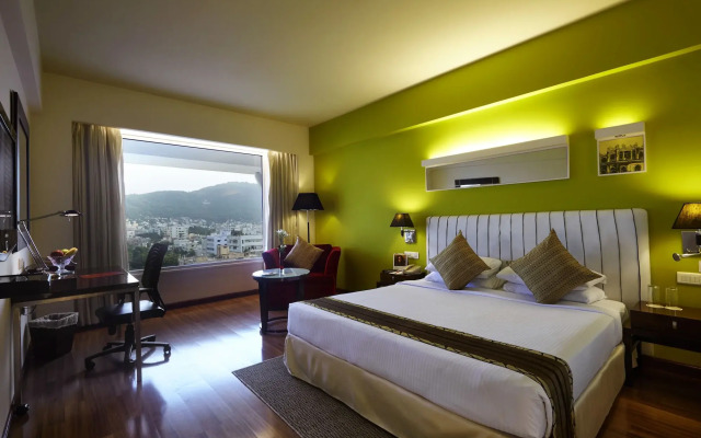 Vivanta Vijayawada, MG Road