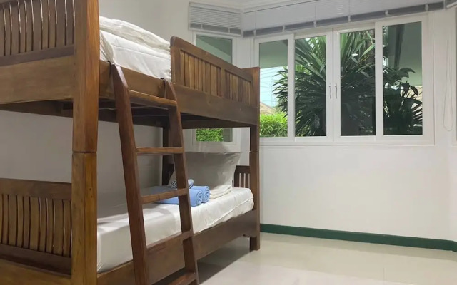 Hidden Villa Oasis Private Pool 2km to Beach&mall