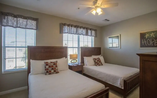 Dolce Deluxe Townhome 3 Bedroom Condo by Redawning