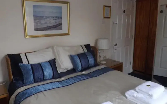 Castle Laurels Guest House