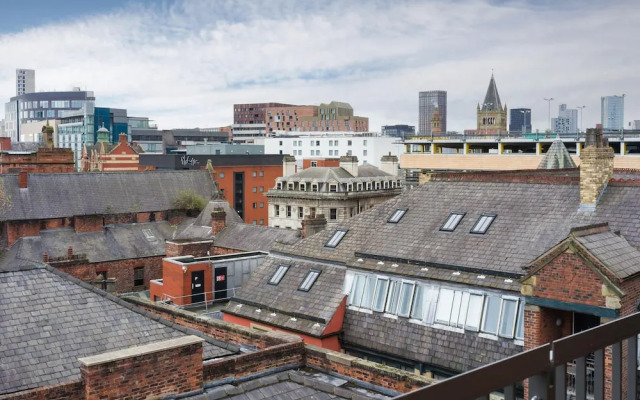 Elegant Two-bedroom Duplex in the Northern Quarter