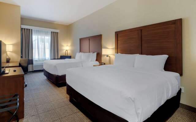 Comfort Inn & Suites Harrah