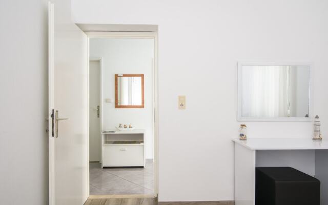 A3 90m2 apt W.shared Pool & Balcony,next to Beach