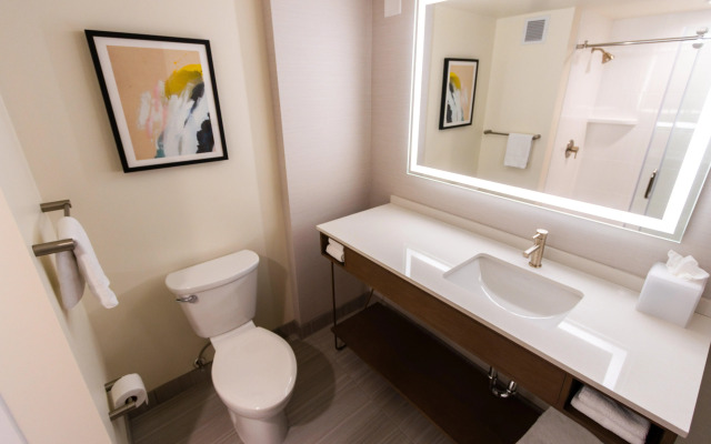 Crowne Plaza Cleveland at Playhouse Square by IHG