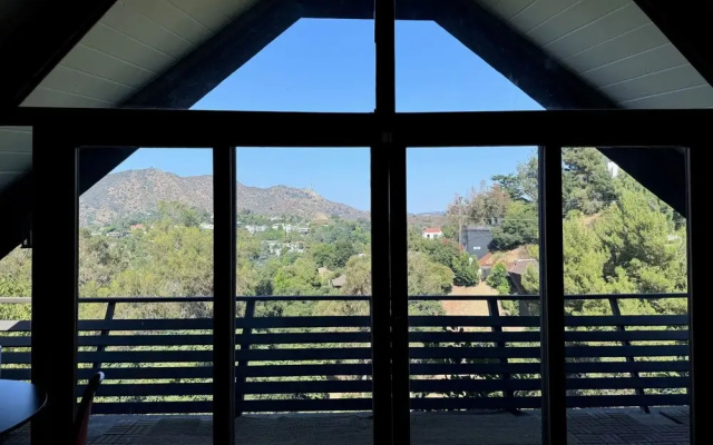 Iconic Gesner Boat House w View of Hollywood Sign