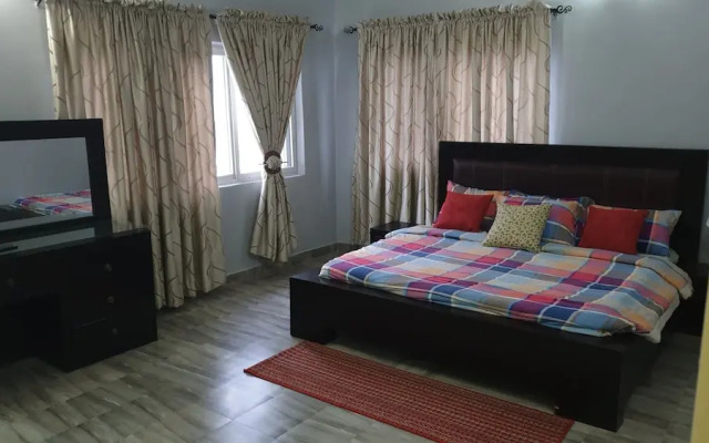 Sim court 1 safe court apartment
