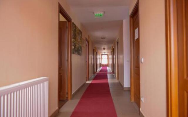 Hostel Roata Cu Noroc