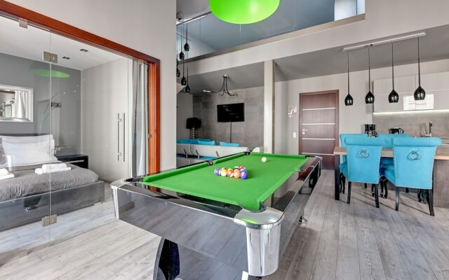 Waterlane Riverside SPA, Pool & Gym by Downtown Apartments