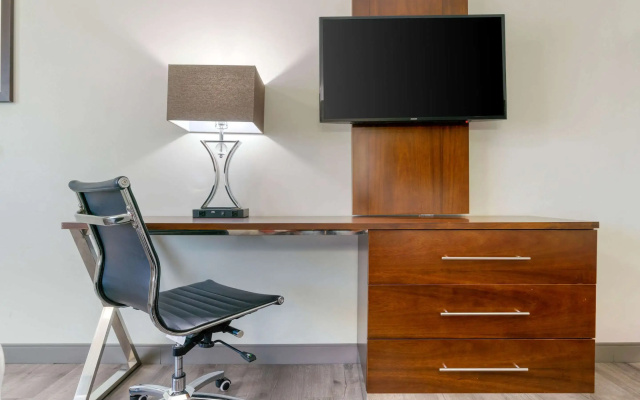Antioch Inn and Suites