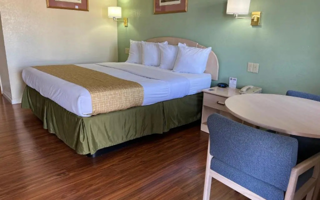 Travelodge By Wyndham Holbrook