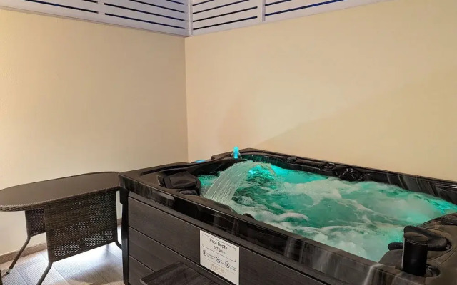 Domus Boutique Hotel