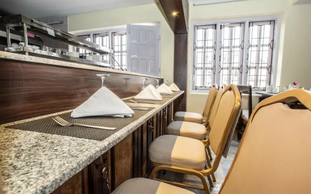 OYO 375 Chef House Resort