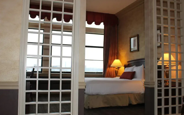 Roberts Riverwalk Urban Resort Hotel