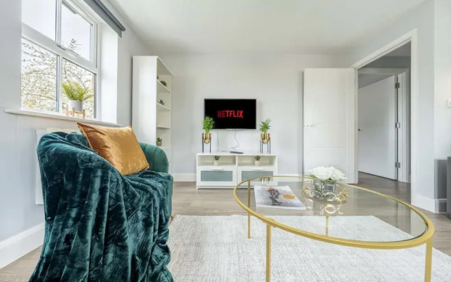 Super Luxe Central Maidenhead Apartment