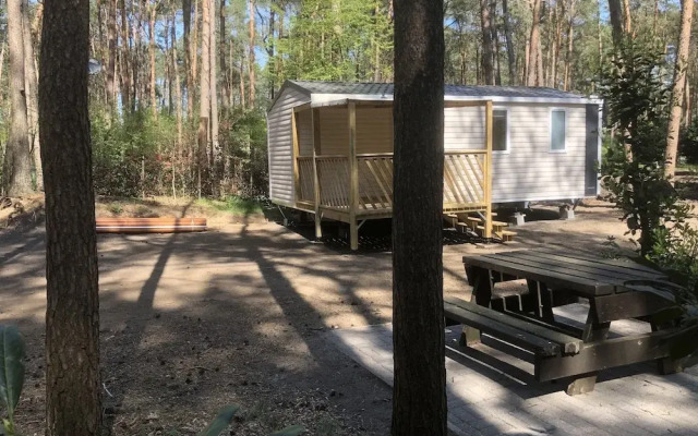 Nice Chalet With Deck, in the Antwerp Kempen