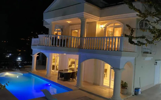 Villa Royal