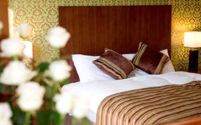 The George Limerick Hotel