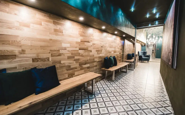 BOUTIQUE HOTEL11 with rooftop SPA