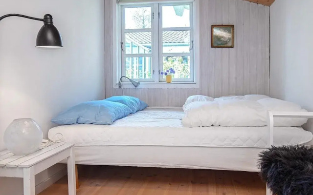 8 Person Holiday Home in Vaeggerlose
