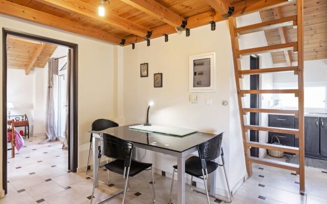 Pleasant Holiday Home in Chalcis With Garden