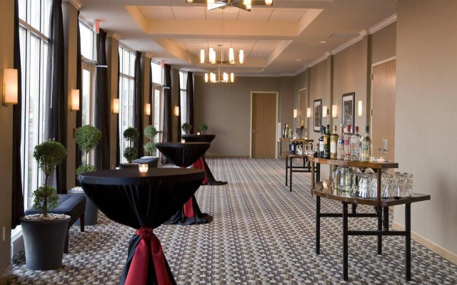 DoubleTree by Hilton Chicago Midway Airport