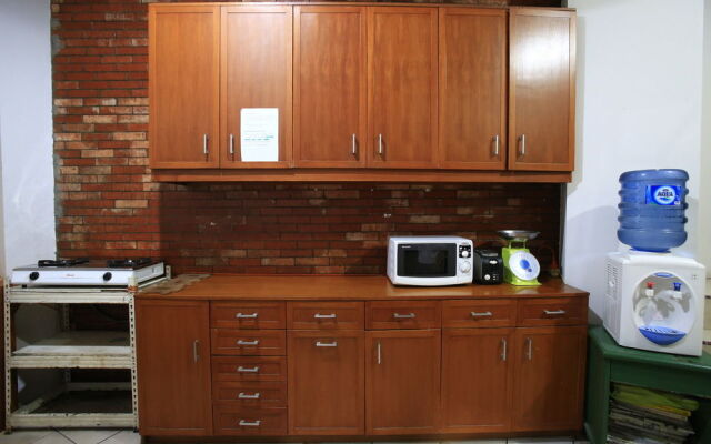 RedDoorz @ Lebak Bulus Raya 3
