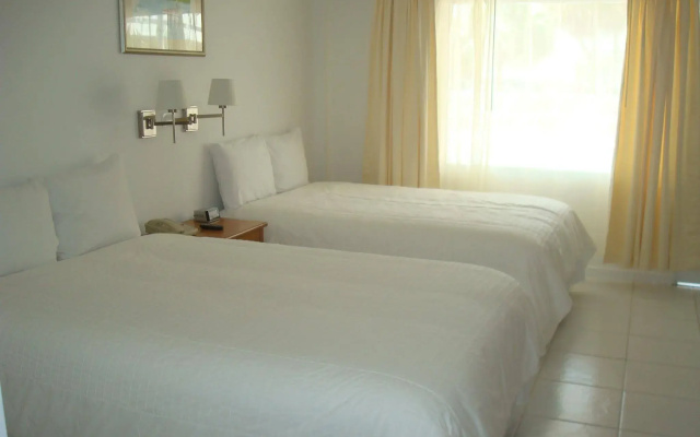 Collins Hotel