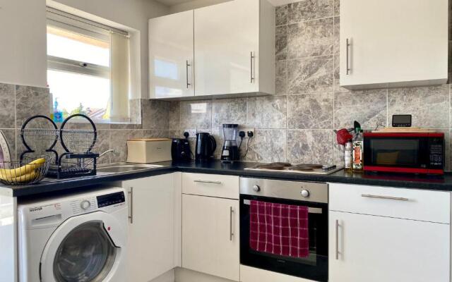Cosy Flat - Access to City Centre/Airport/Stadiums