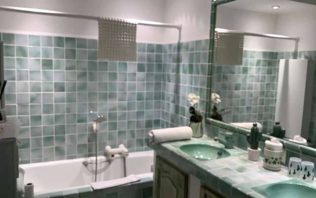 Les Grimaldines - Maison d'Hotes C 2 Bis