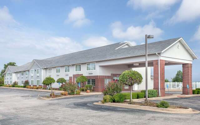 Days Inn by Wyndham Mountain Home