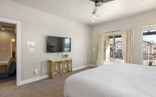 Zion's Paradise 6 Bedroom Townhouse