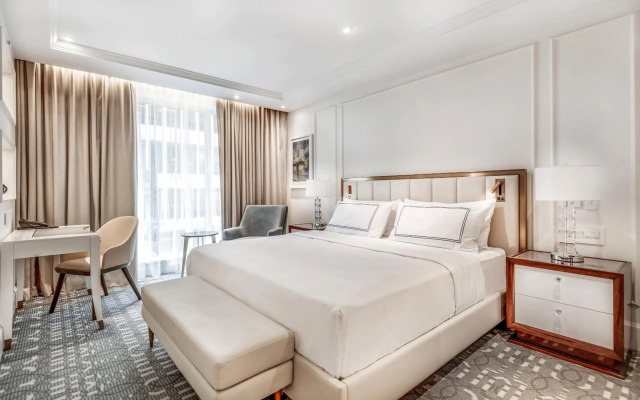 AZUR Legacy Collection Hotel
