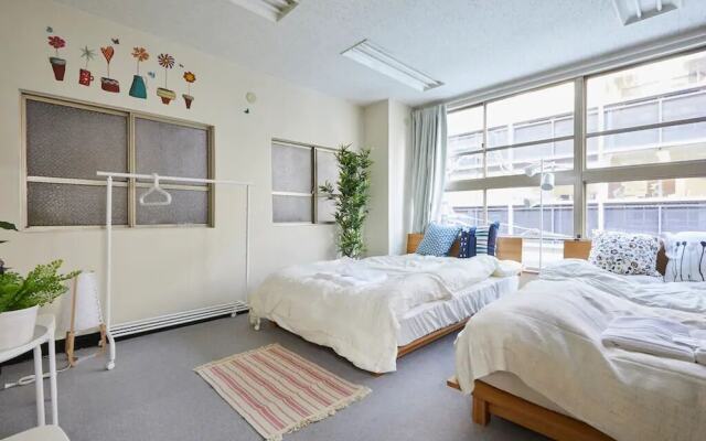 TORA HOTEL Taito B