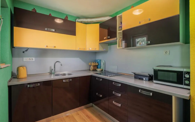 Colourful Seaview Apartment