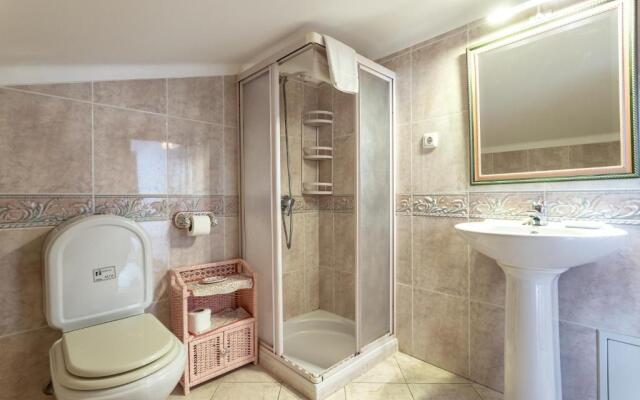 Wonderful Flats with Pool by Host Wise