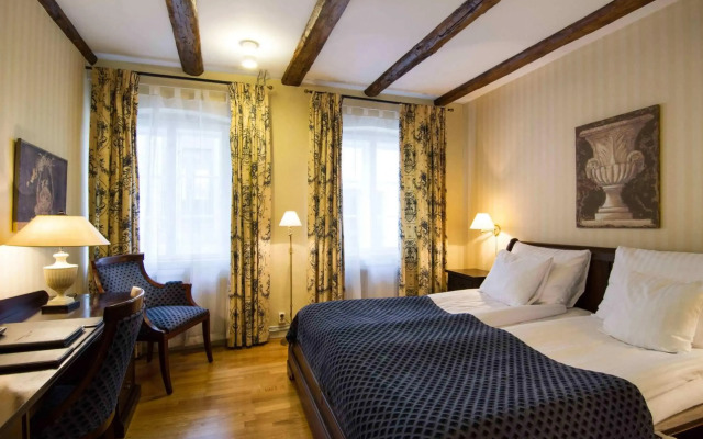 Mayfair Hotel Tunneln