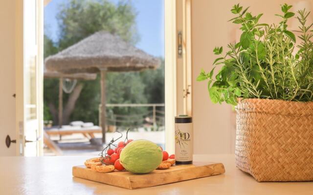 TD Trulli di Carole Renovated Trulli With Pool