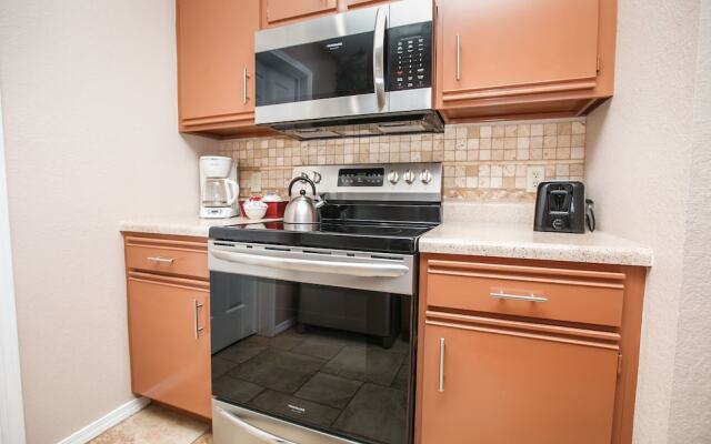 Guest House at The Greens - Dolly Parton's Stampede