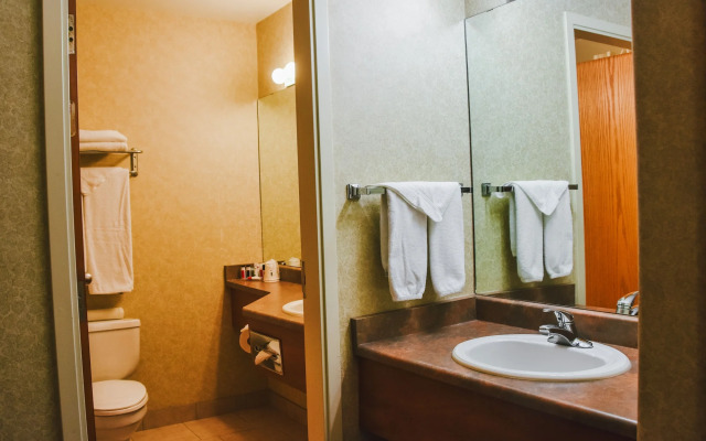 Stony Plain Inn and Suites