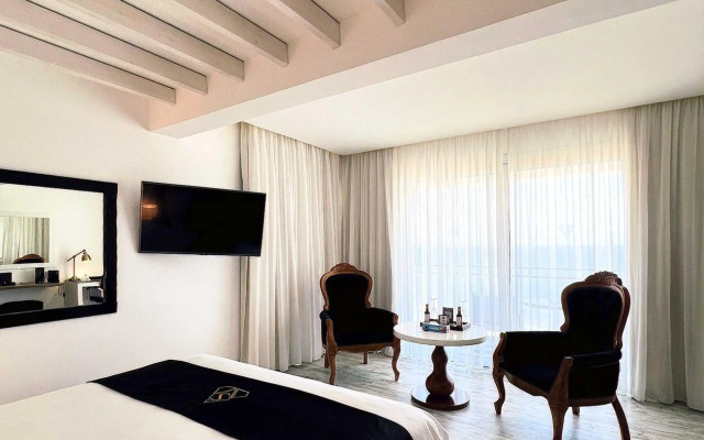 The Ciao Stelio Deluxe Hotel - Adults Only